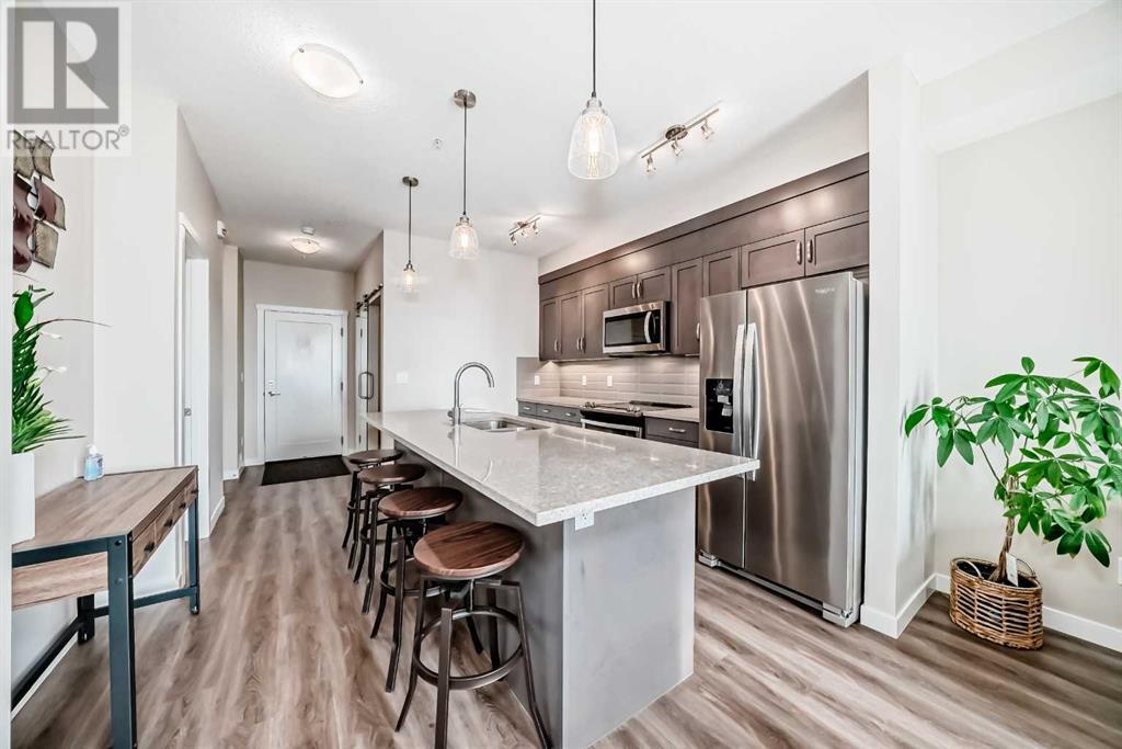 Single Family House for Sale in   Shawnee Common SW Shawnee Slopes Calgary 