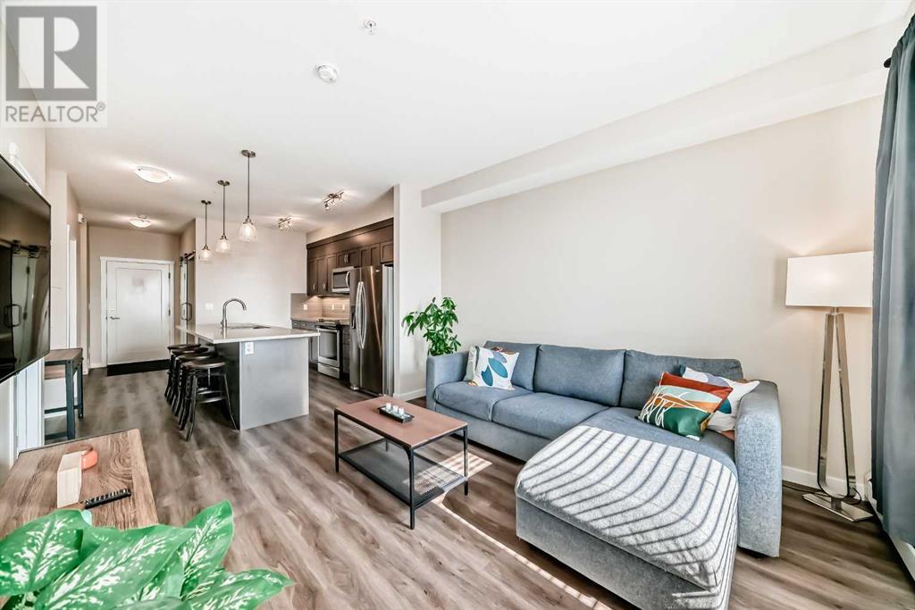 Single Family House for Sale in   Shawnee Common SW Shawnee Slopes Calgary 