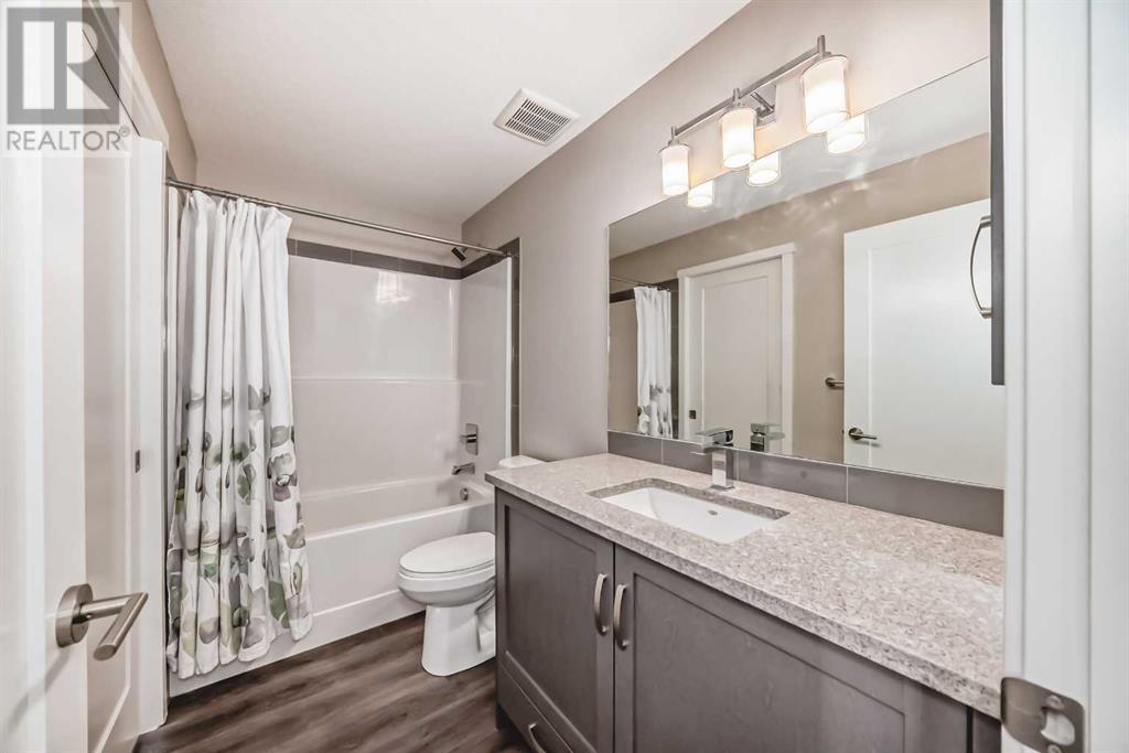 Single Family House for Sale in   Shawnee Common SW Shawnee Slopes Calgary 