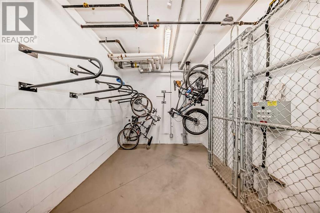 Single Family House for Sale in   Shawnee Common SW Shawnee Slopes Calgary 