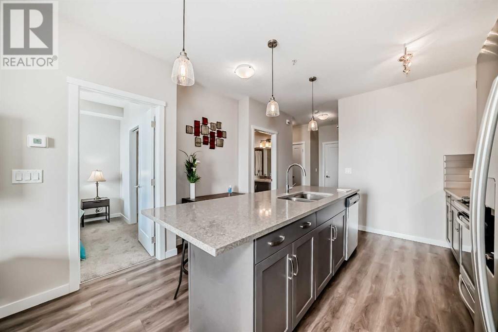 Single Family House for Sale in   Shawnee Common SW Shawnee Slopes Calgary 
