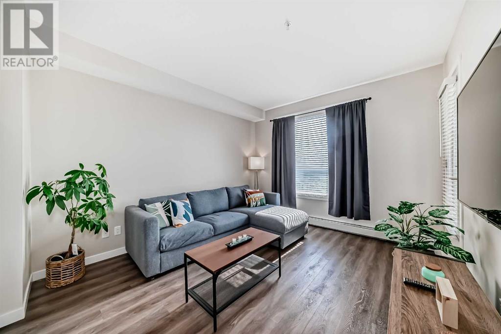 Single Family House for Sale in   Shawnee Common SW Shawnee Slopes Calgary 