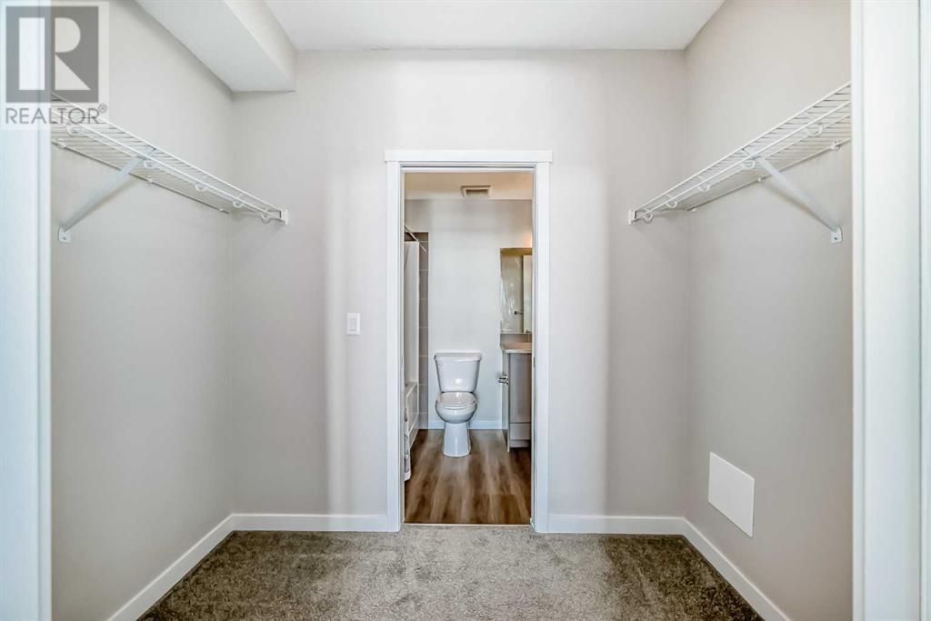 Single Family House for Sale in   Shawnee Common SW Shawnee Slopes Calgary 