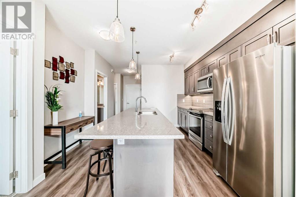 Single Family House for Sale in   Shawnee Common SW Shawnee Slopes Calgary 