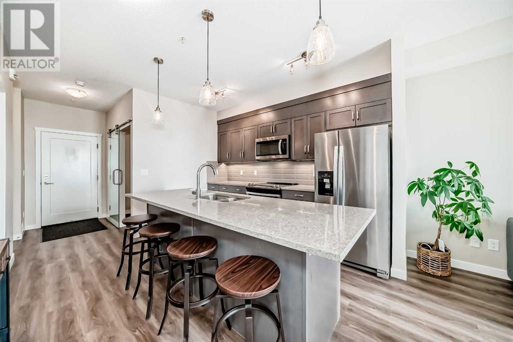 Single Family House for Sale in   Shawnee Common SW Shawnee Slopes Calgary 