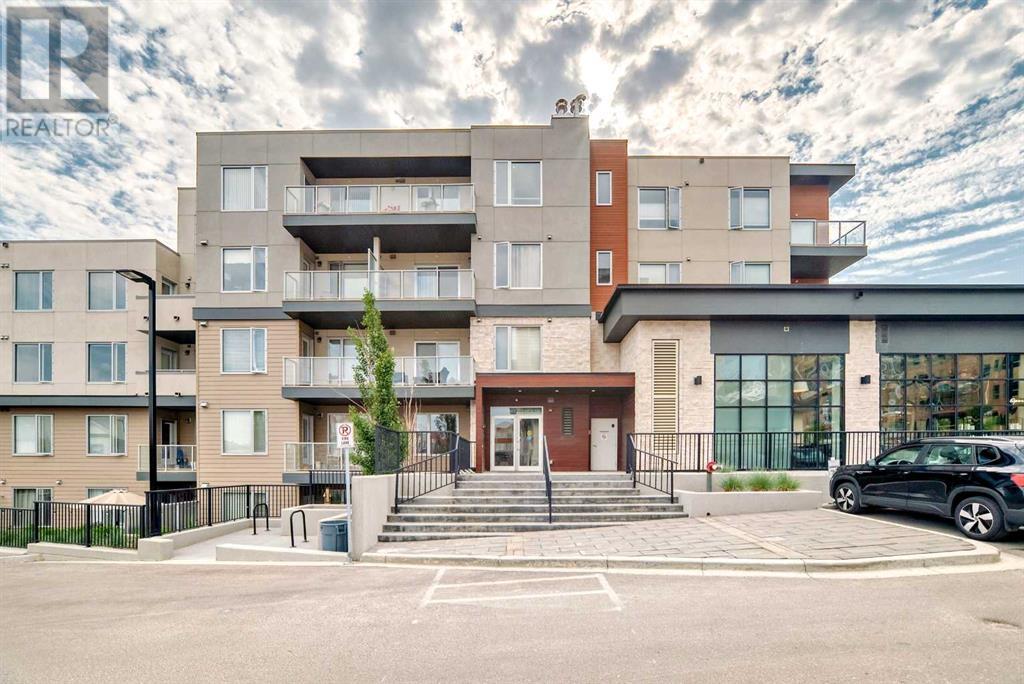 Single Family House for Sale in   Shawnee Common SW Shawnee Slopes Calgary 
