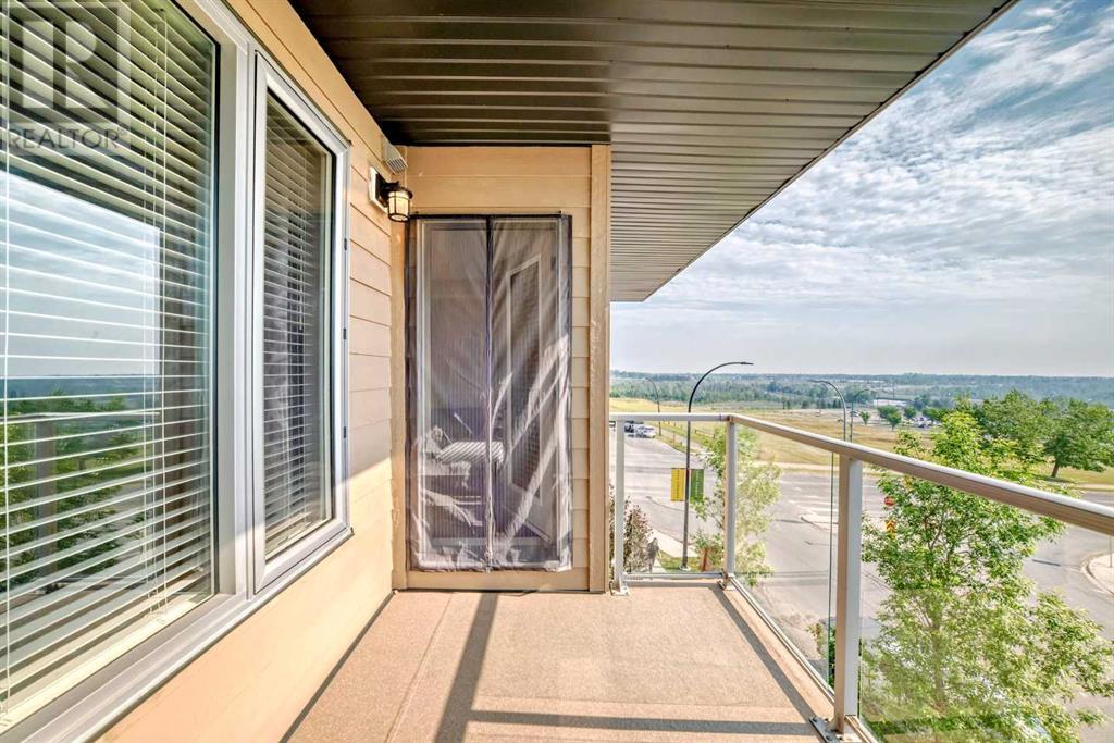 Single Family House for Sale in   Shawnee Common SW Shawnee Slopes Calgary 