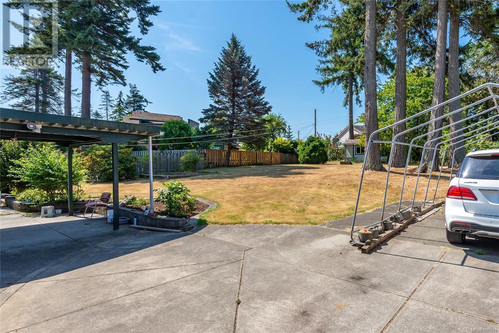 Photo 39 of 2890 Island Hwy S, Campbell River BC