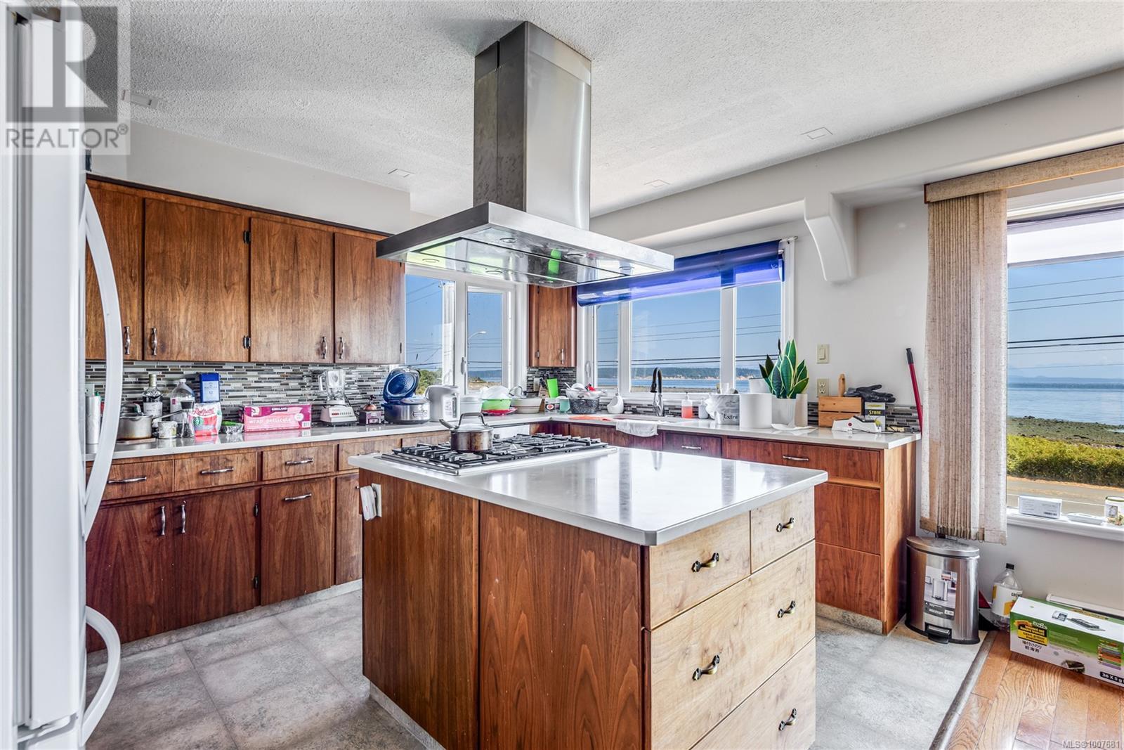 Photo 18 of 2890 Island Hwy S, Campbell River BC