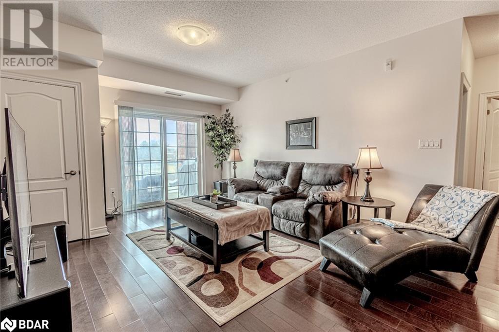 Photo 5 of 43 Ferndale Drive S Unit 305, Barrie ON