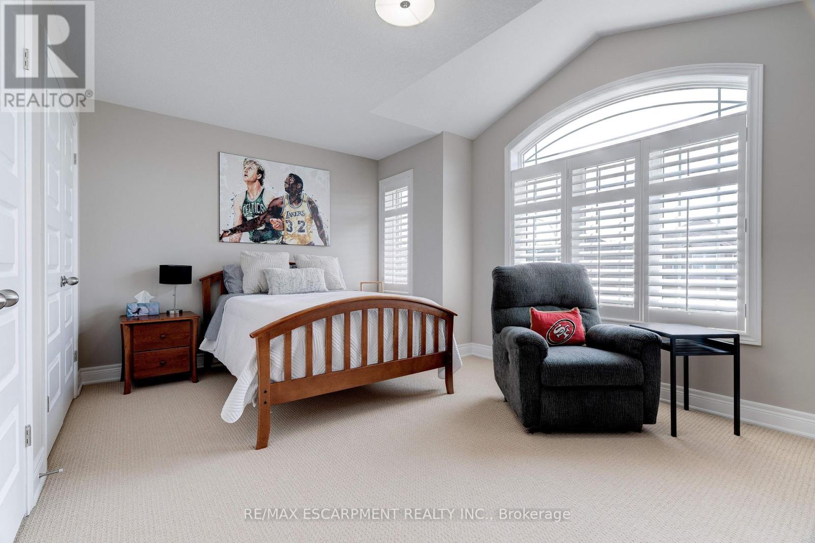 Photo 26 of 13 Biggar Crescent, Grimsby ON