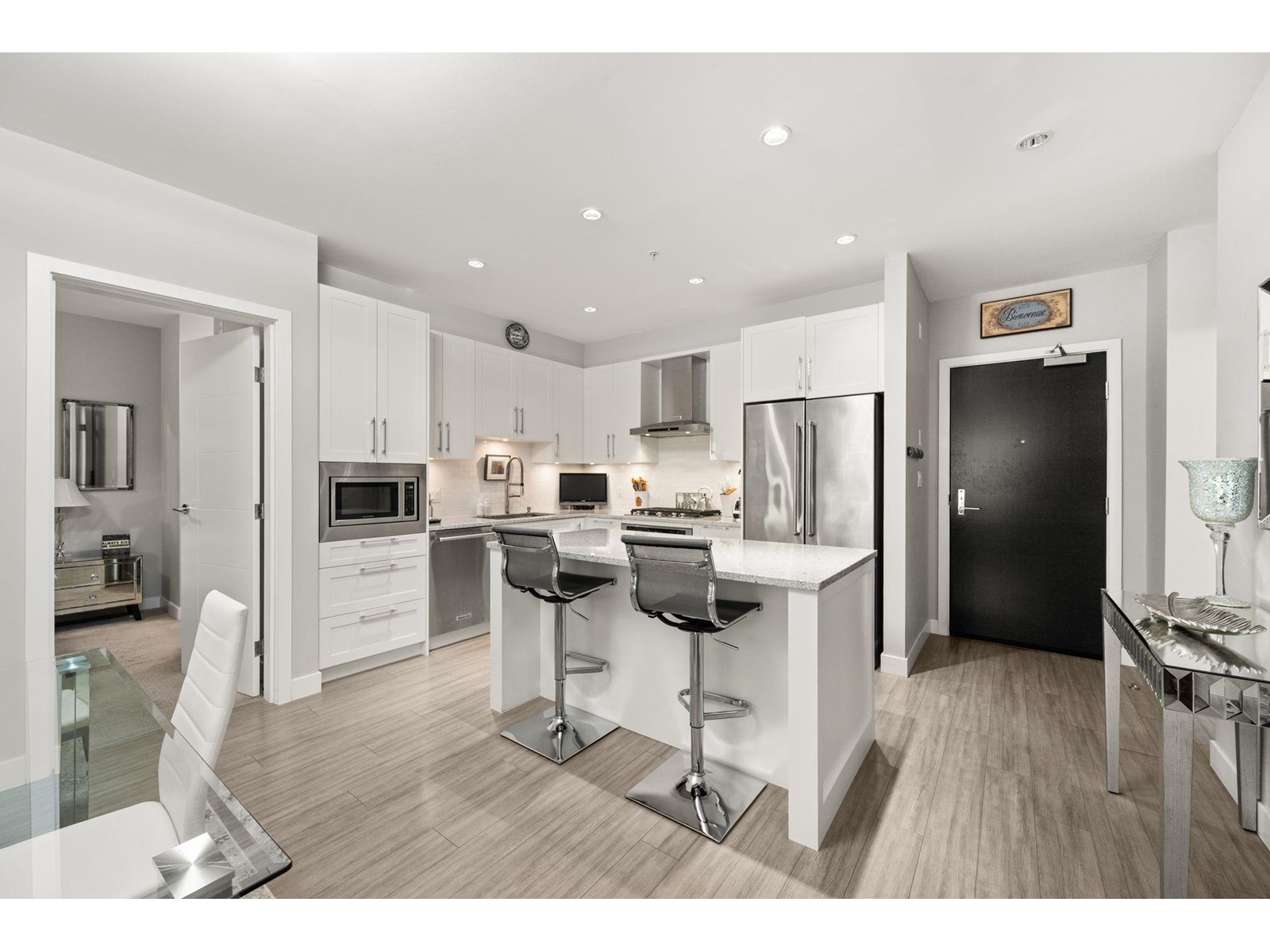 Photo 4 of 203 1975 154 Street, Surrey BC
