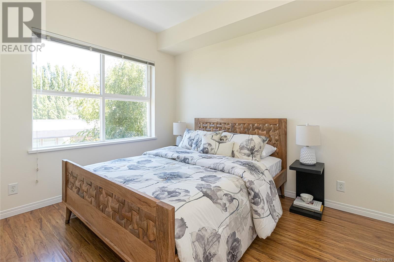315 1550 Church Ave, Saanich