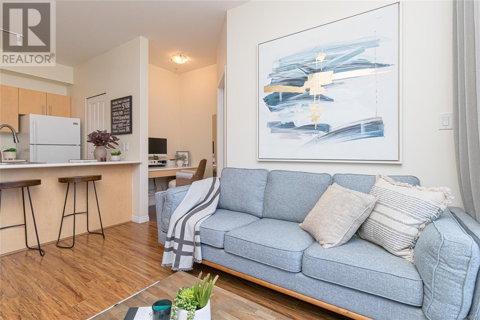 315 1550 Church Ave, Saanich