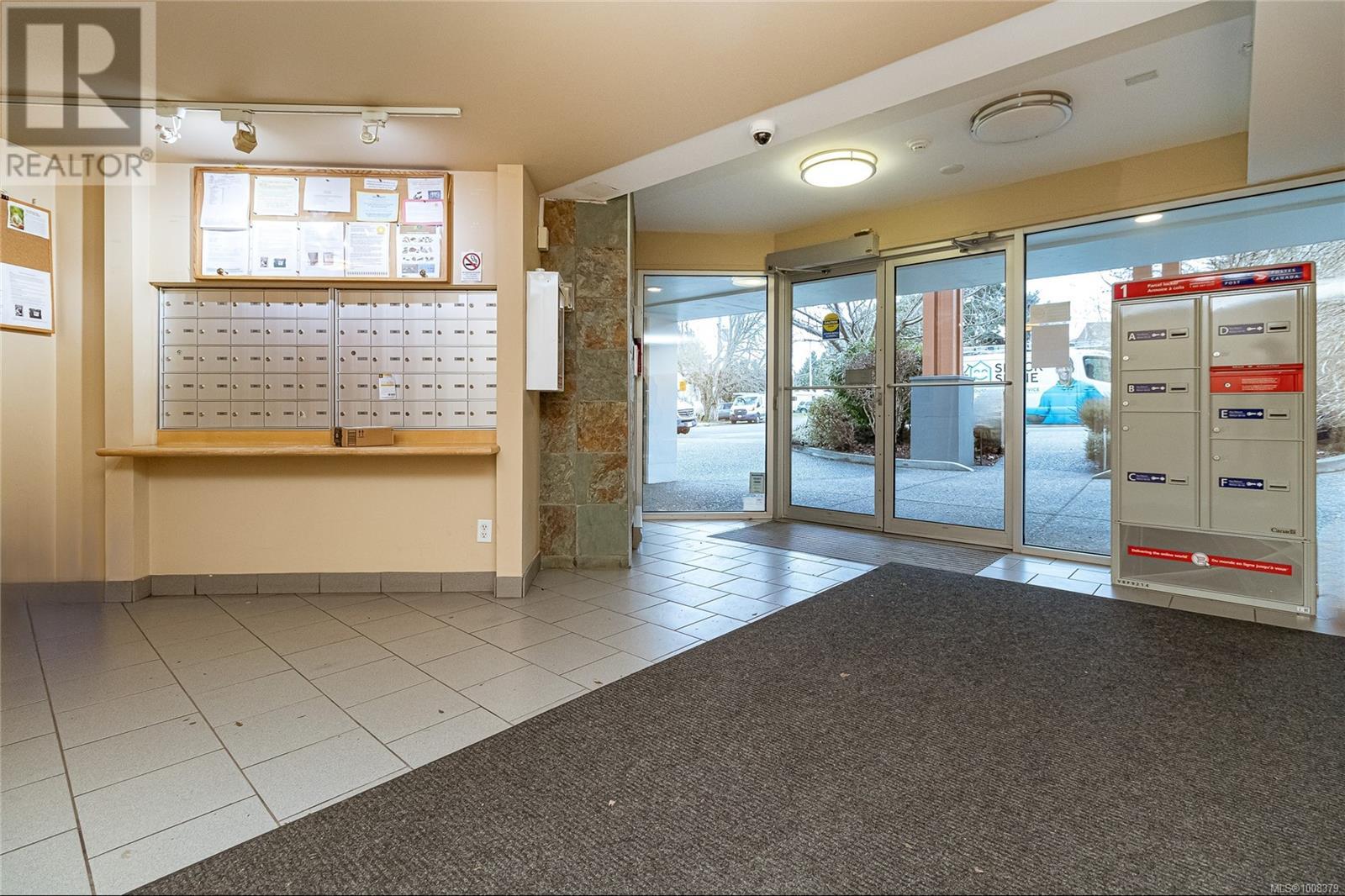 315 1550 Church Ave, Saanich
