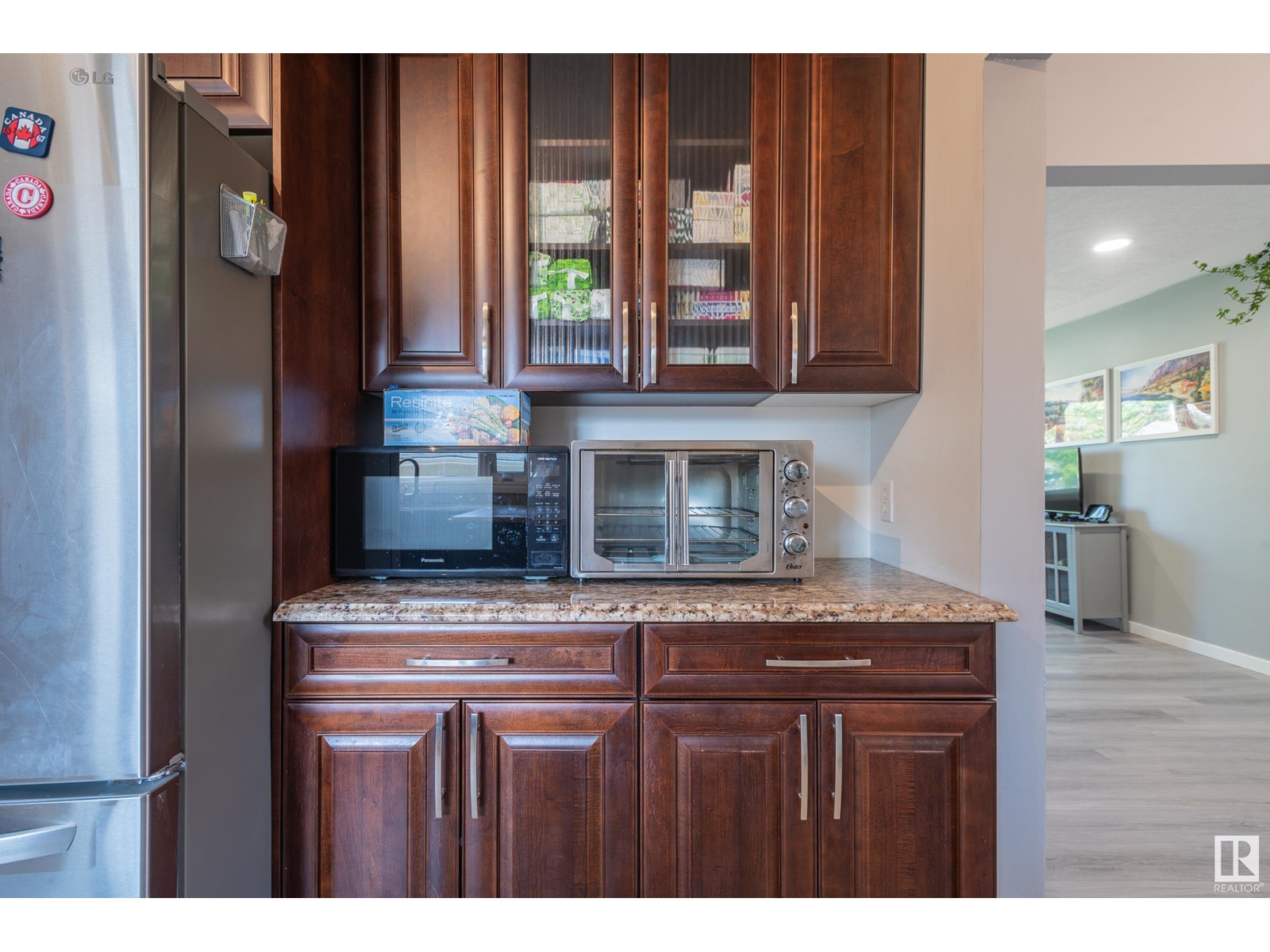 Photo 1 of 8803 160 St Nw, Edmonton AB