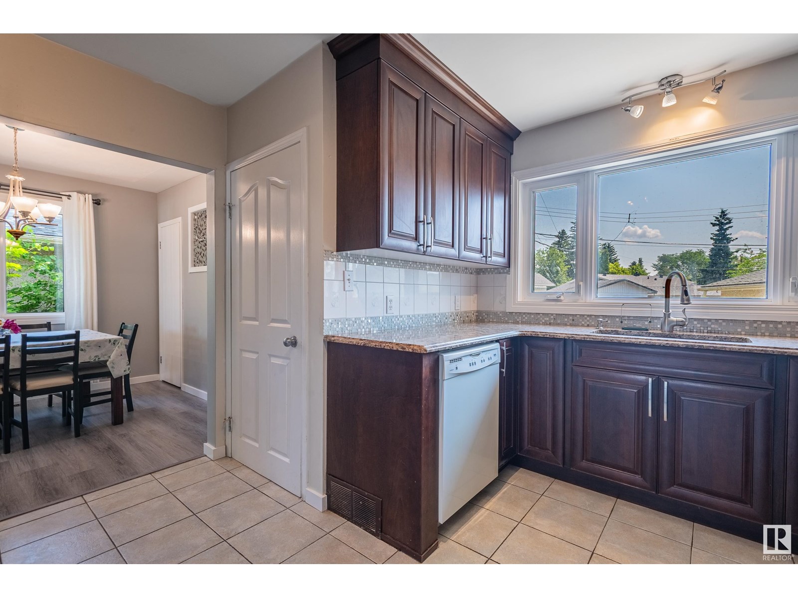 Photo 15 of 8803 160 St Nw, Edmonton AB