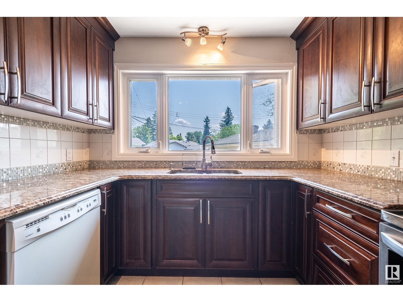 Photo 43 of 8803 160 St Nw, Edmonton AB