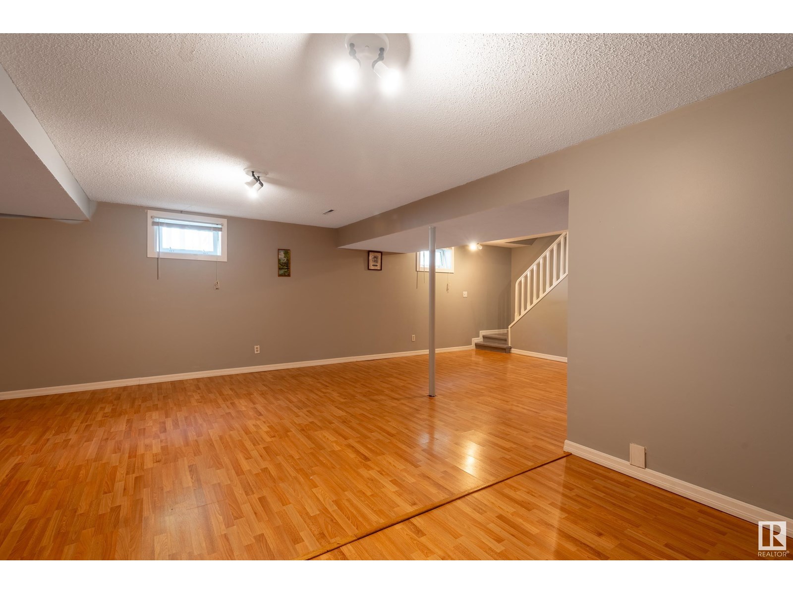 Photo 33 of 8803 160 St Nw, Edmonton AB