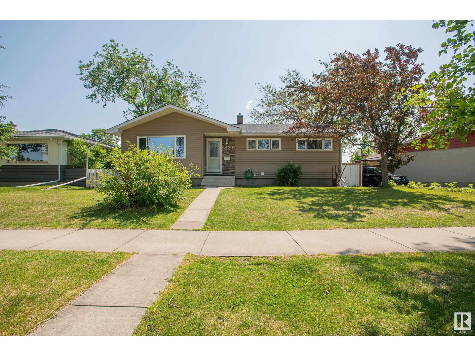 Photo 28 of 8803 160 St Nw, Edmonton AB