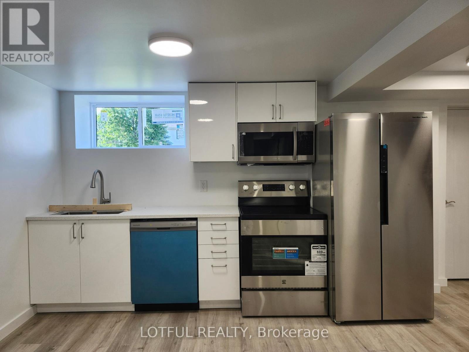 Photo 12 of B 905 Smyth Road, Ottawa ON
