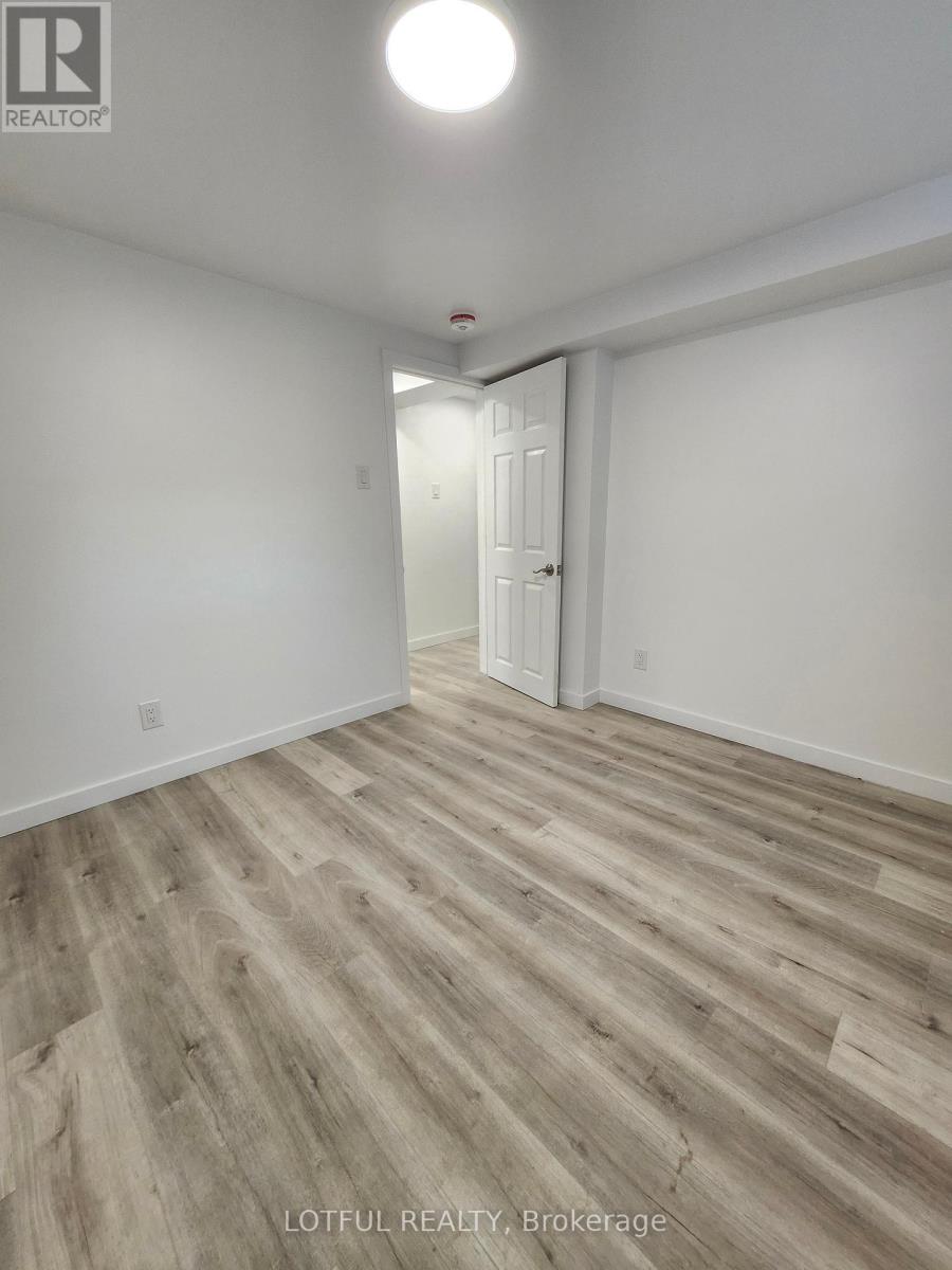 Photo 3 of B 905 Smyth Road, Ottawa ON
