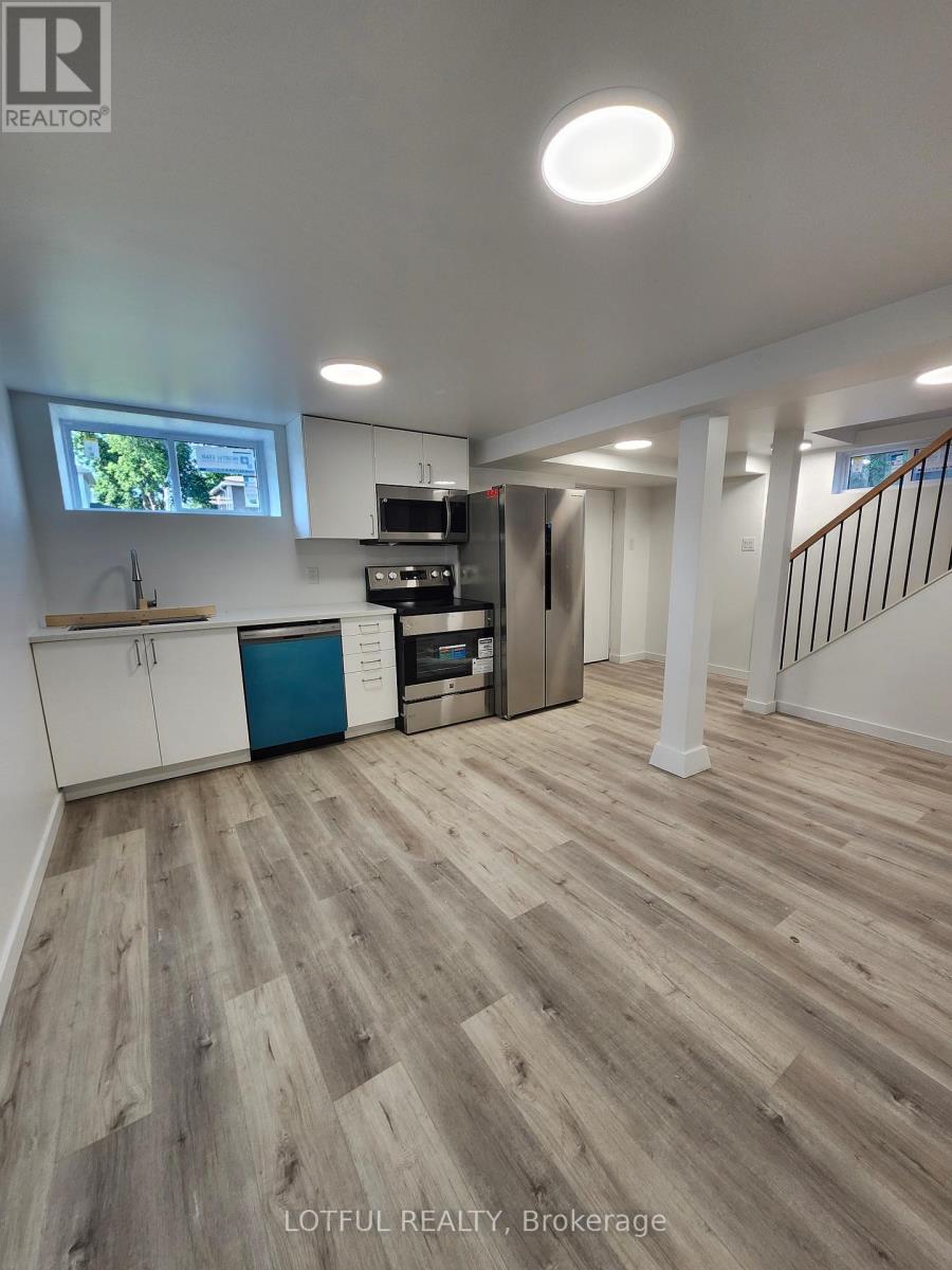 Photo 11 of B 905 Smyth Road, Ottawa ON