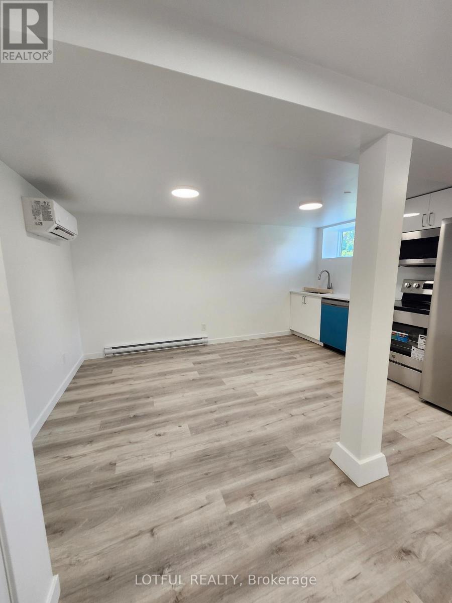 Photo 10 of B 905 Smyth Road, Ottawa ON