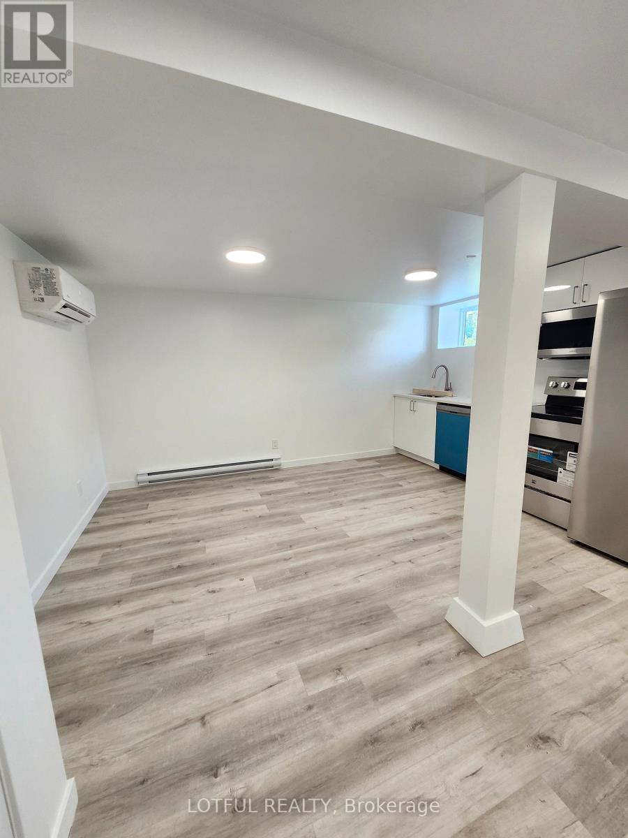 Photo 4 of B 905 Smyth Road, Ottawa ON