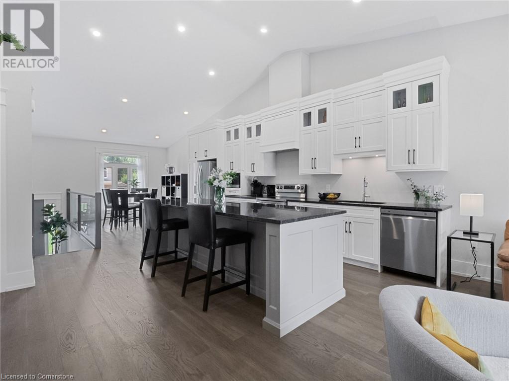 Photo 10 of 40 Topham Boulevard, Welland ON