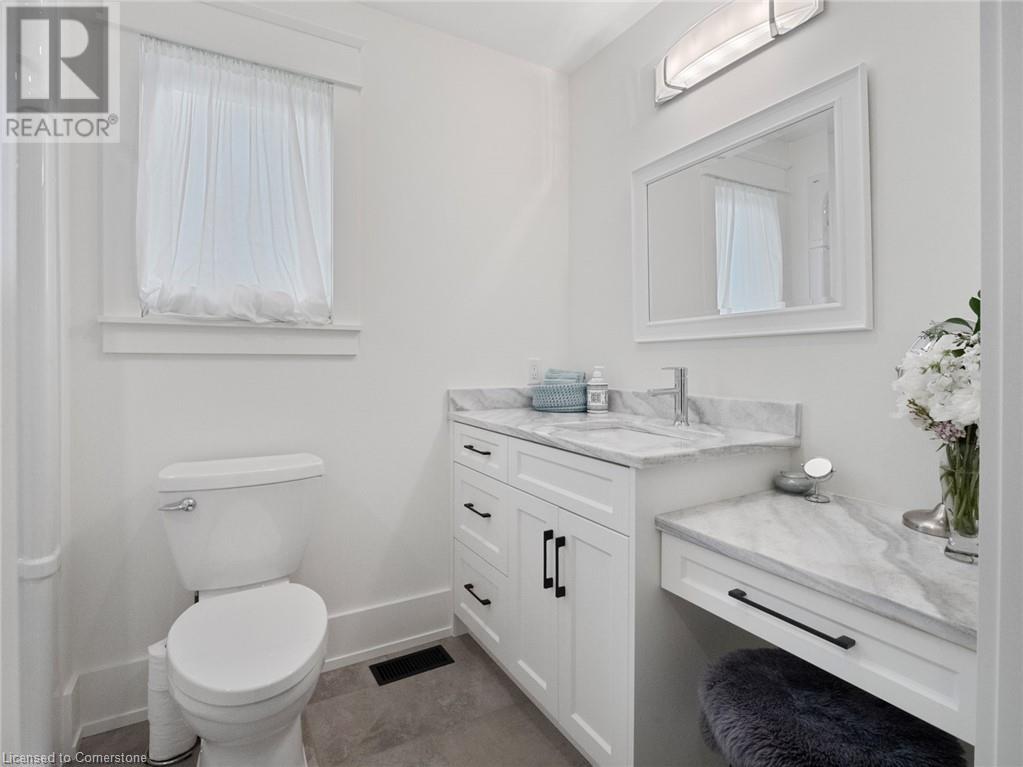 Photo 14 of 40 Topham Boulevard, Welland ON