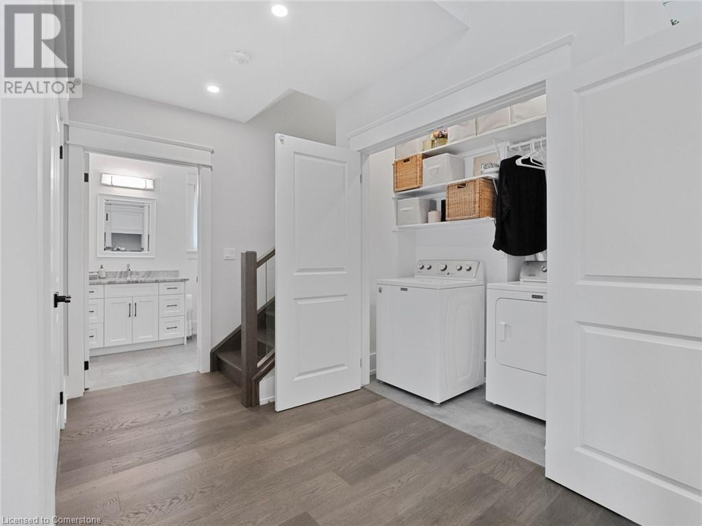 Photo 27 of 40 Topham Boulevard, Welland ON
