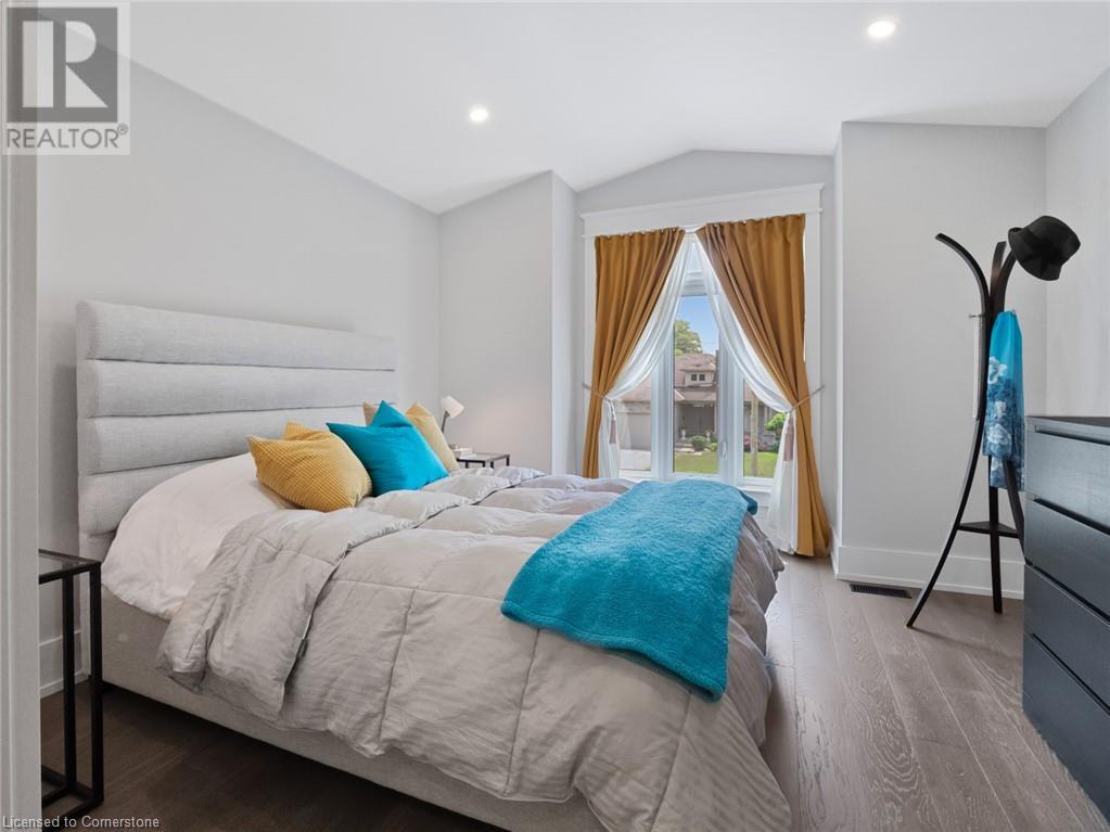 Photo 35 of 40 Topham Boulevard, Welland ON