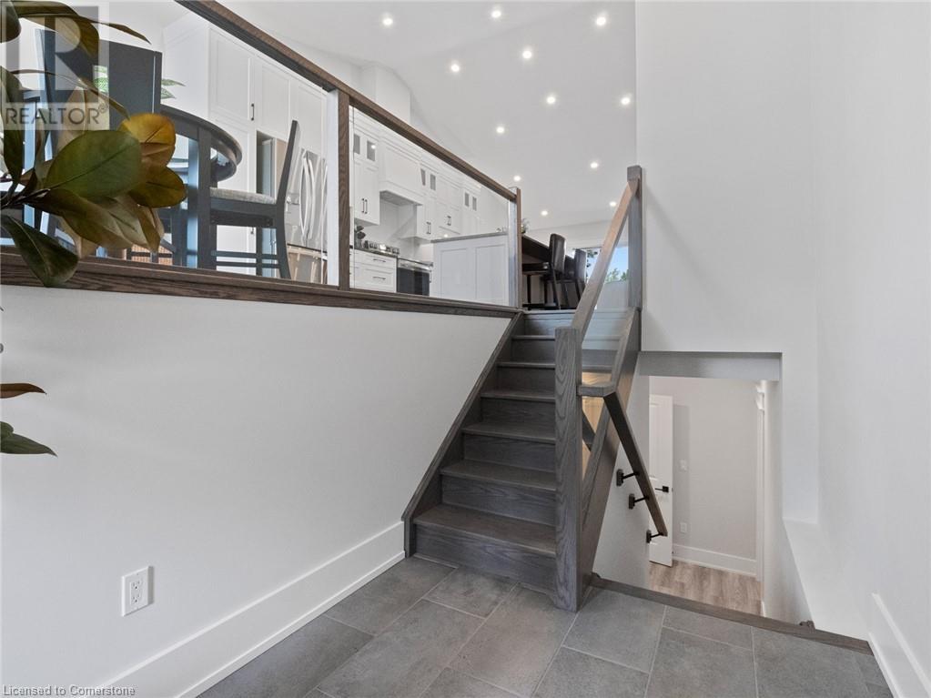 Photo 39 of 40 Topham Boulevard, Welland ON