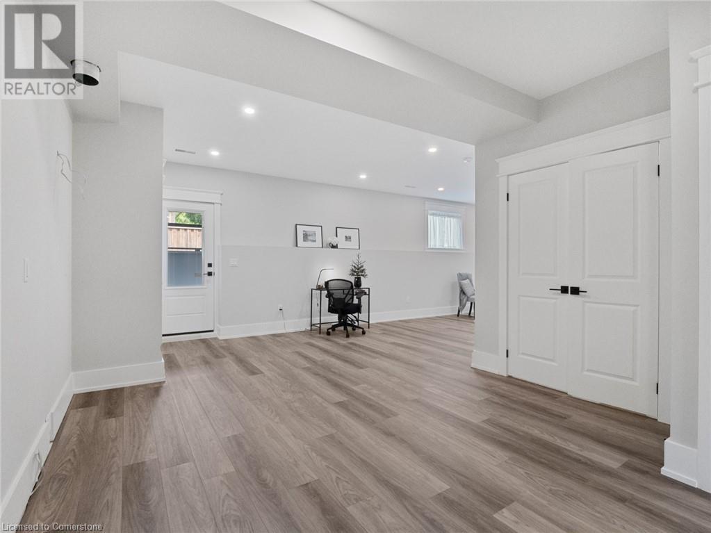 Photo 30 of 40 Topham Boulevard, Welland ON