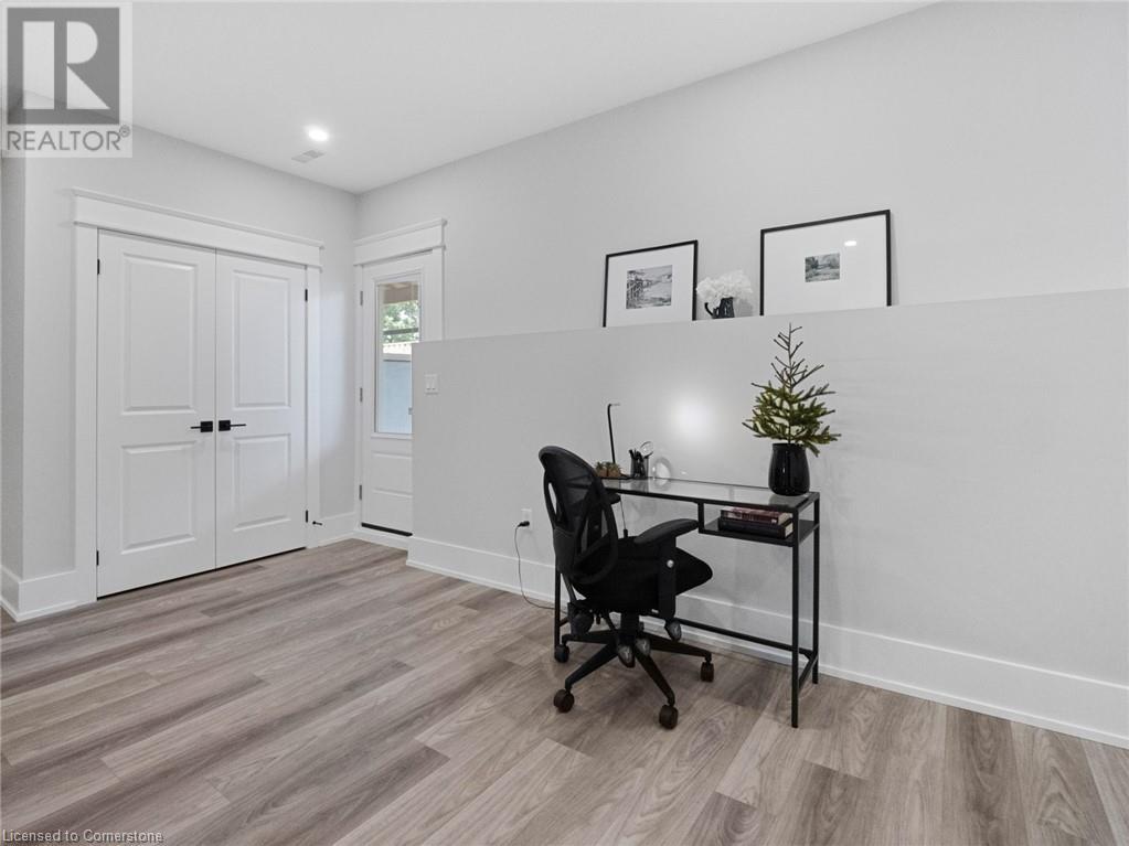 Photo 31 of 40 Topham Boulevard, Welland ON