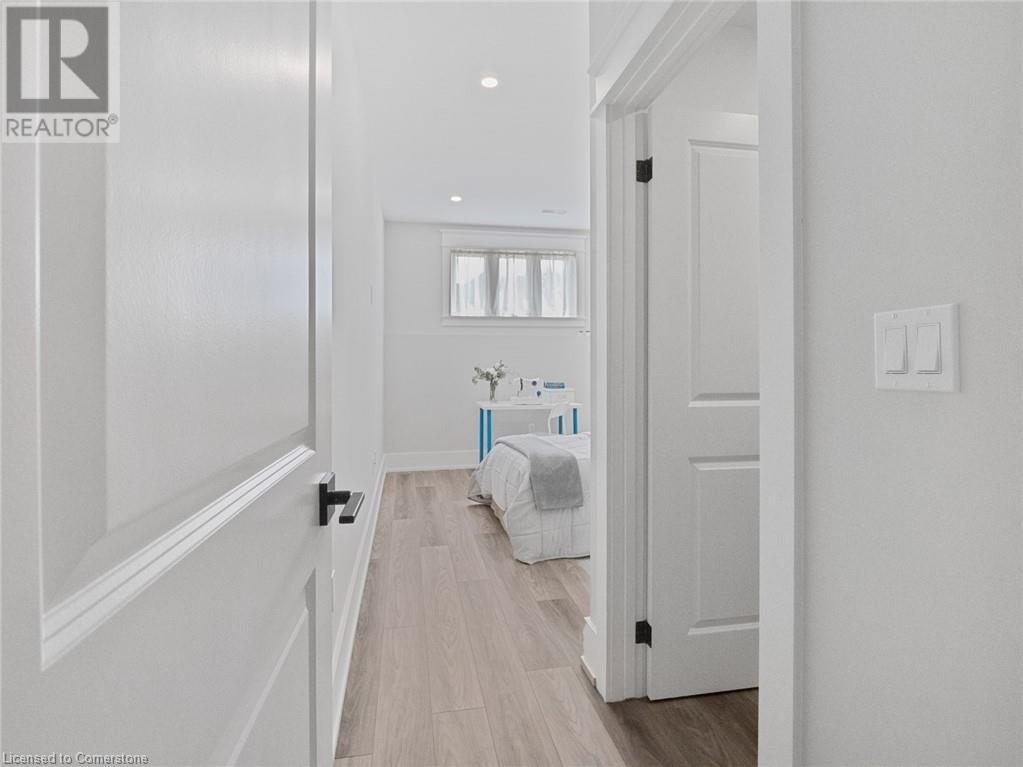 Photo 21 of 40 Topham Boulevard, Welland ON