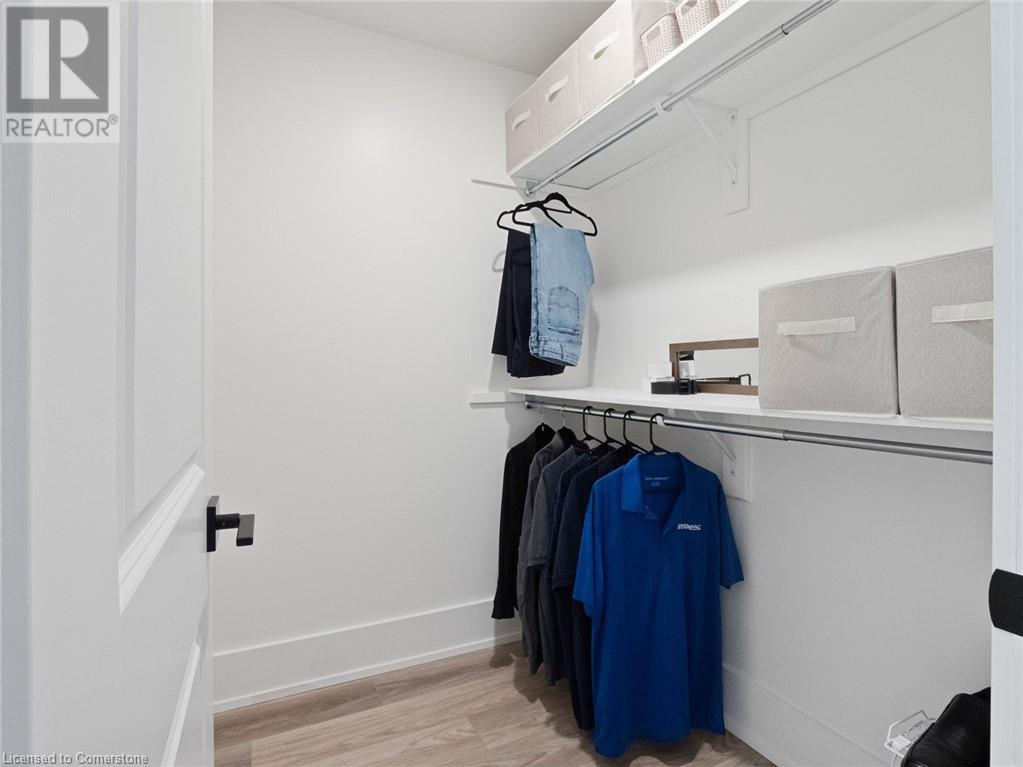 Photo 3 of 40 Topham Boulevard, Welland ON