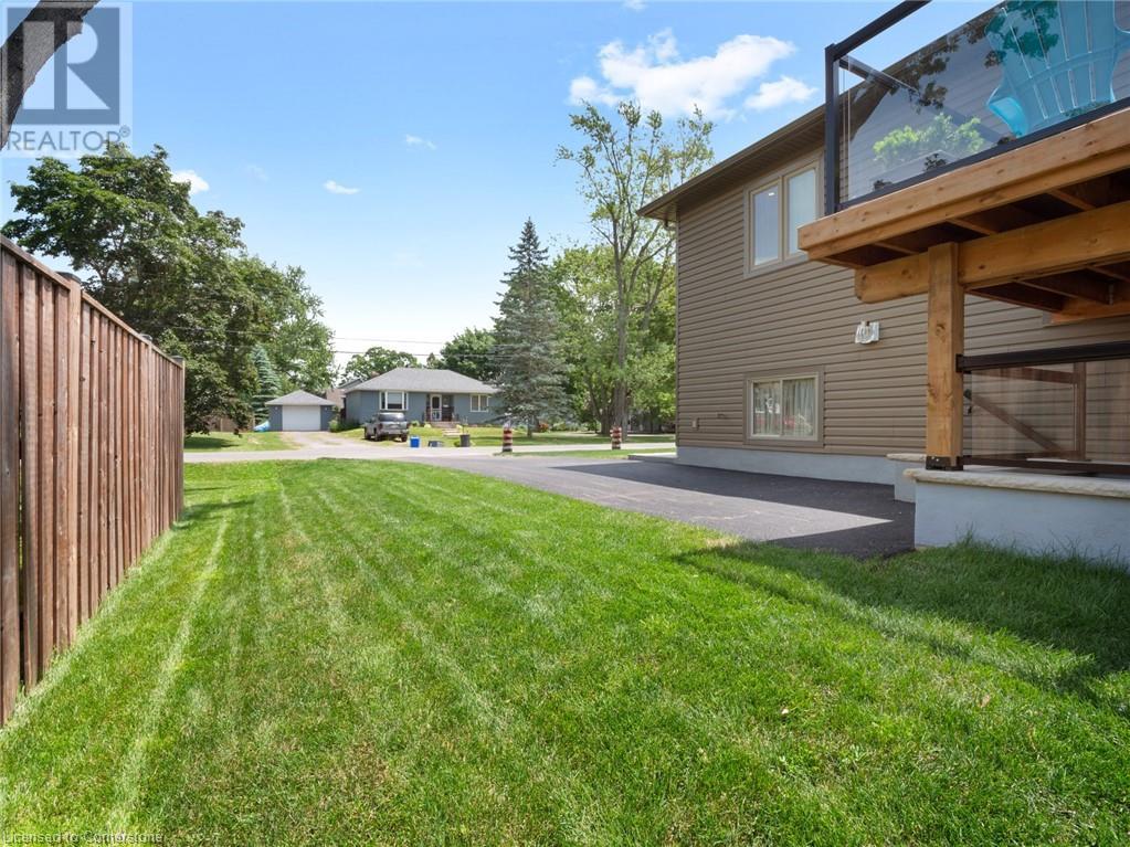 Photo 28 of 40 Topham Boulevard, Welland ON