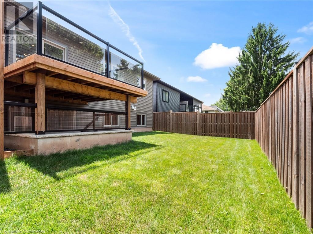 Photo 18 of 40 Topham Boulevard, Welland ON