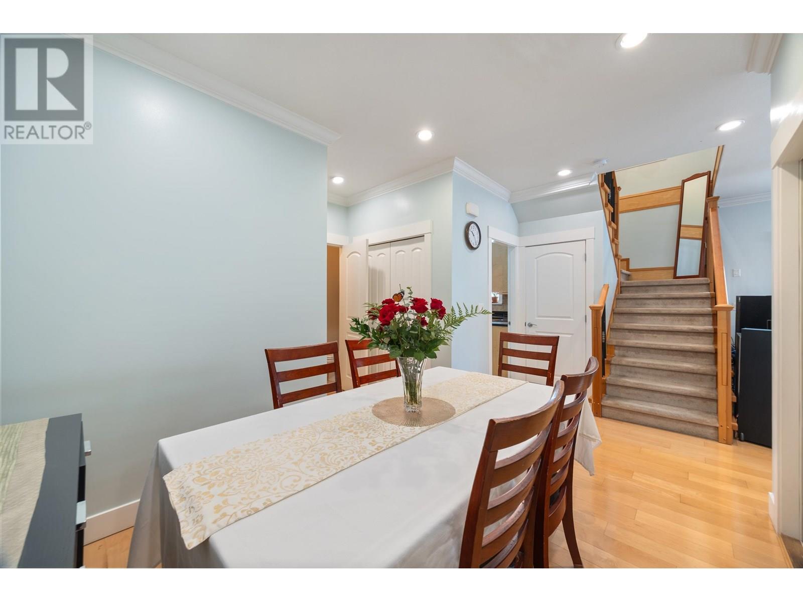 Photo 11 of 7356 12 Th Avenue, Burnaby BC