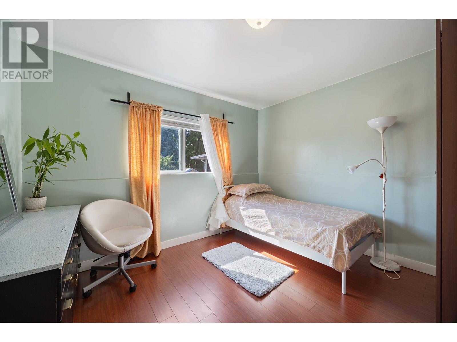 Photo 26 of 7356 12 Th Avenue, Burnaby BC