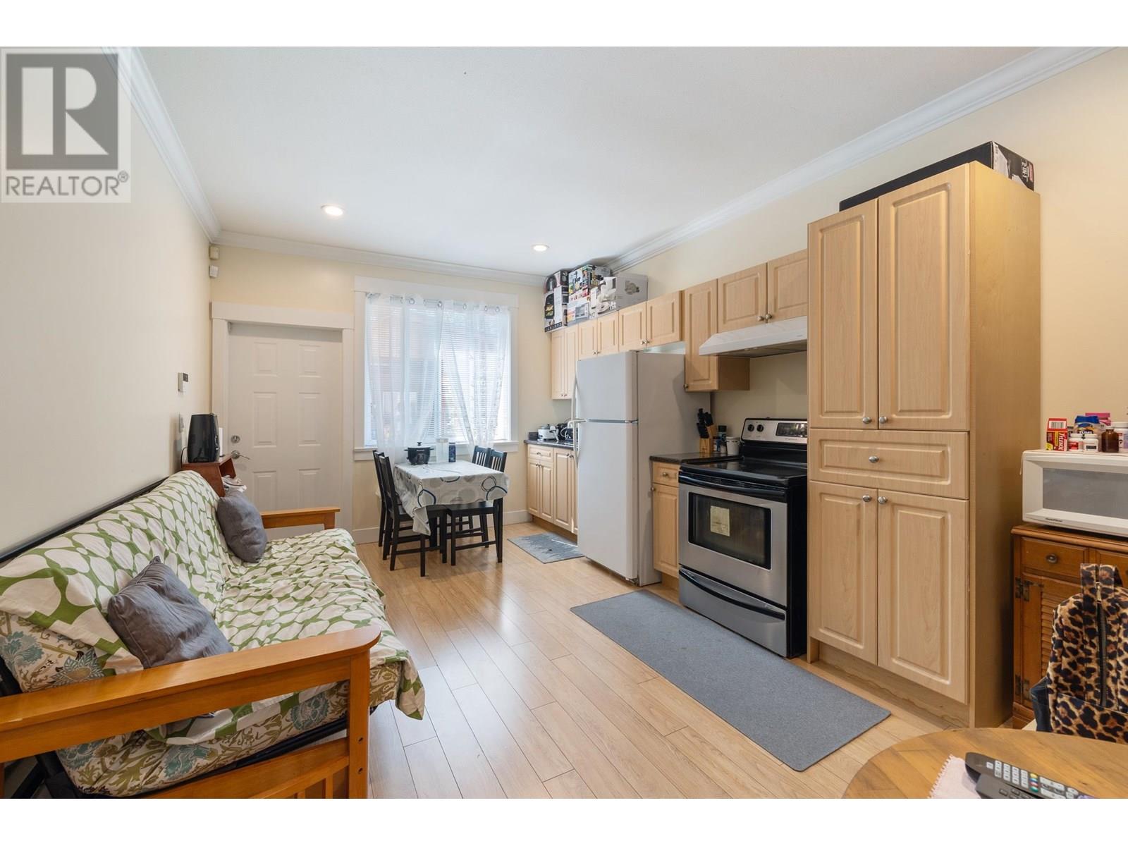 Photo 28 of 7356 12 Th Avenue, Burnaby BC