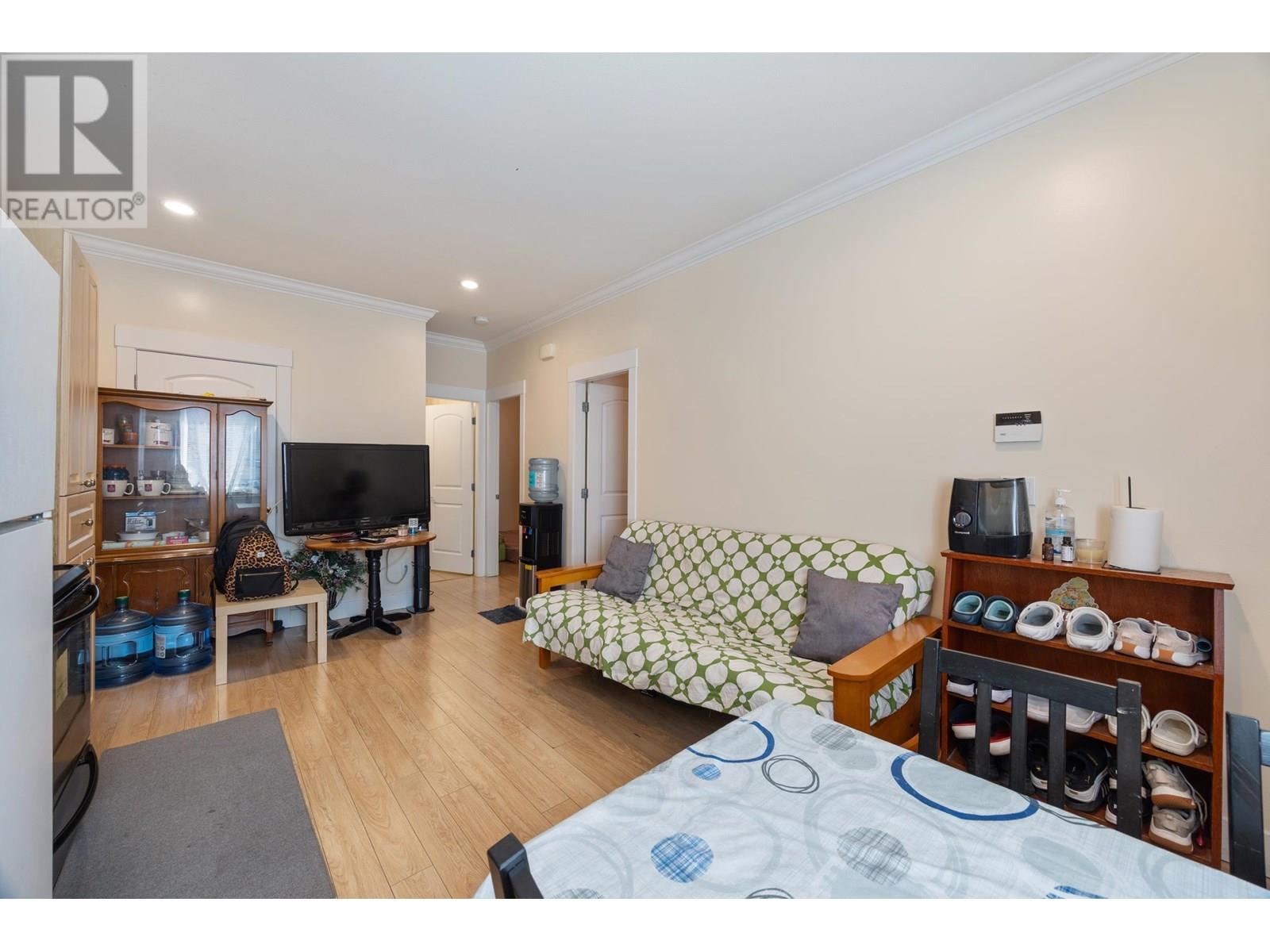 Photo 30 of 7356 12 Th Avenue, Burnaby BC