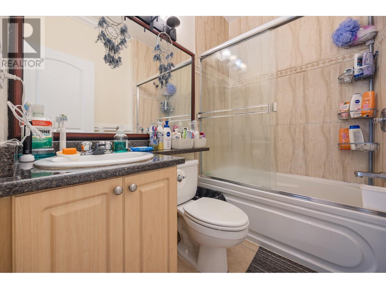 Photo 33 of 7356 12 Th Avenue, Burnaby BC