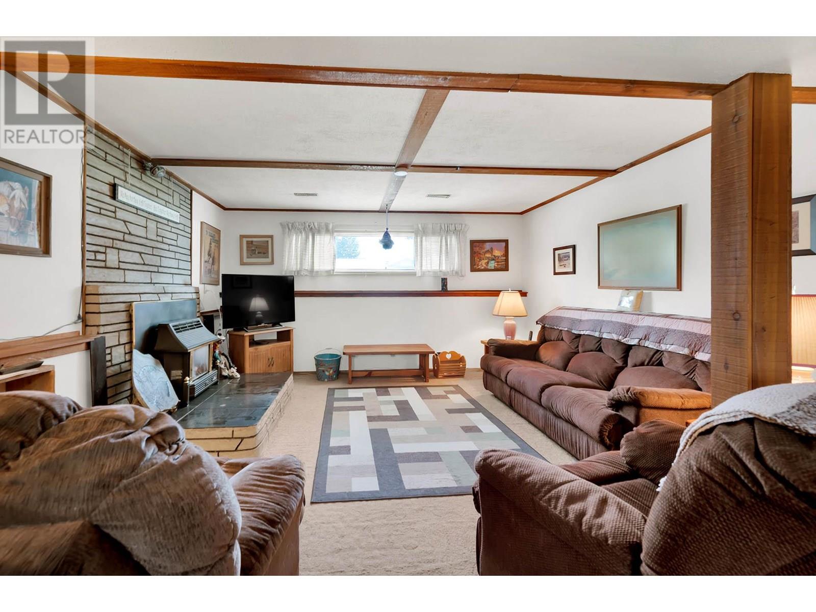 Photo 5 of 628 Bissette Road, Kamloops BC