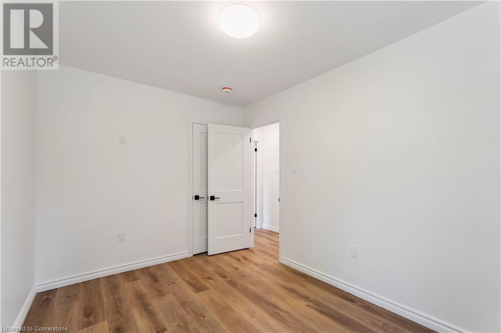 Photo 15 of 387 Weir Street N, Hamilton ON