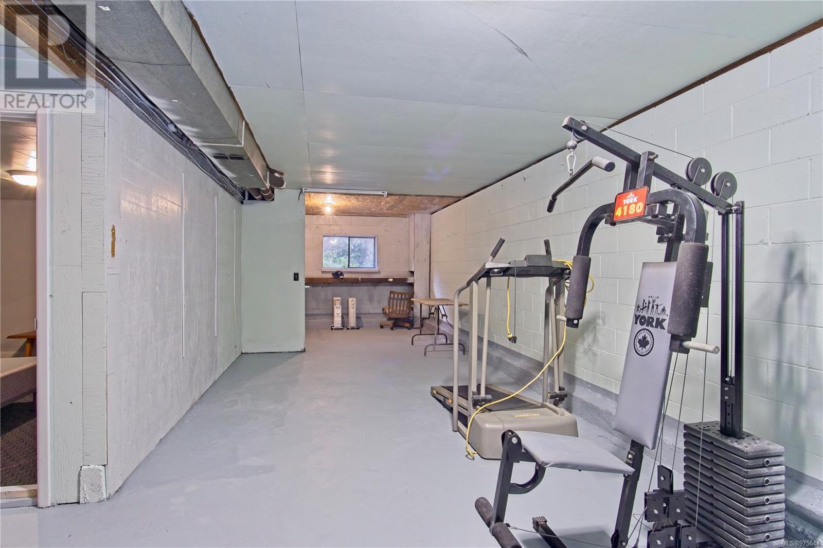 780 Campbell St - 43