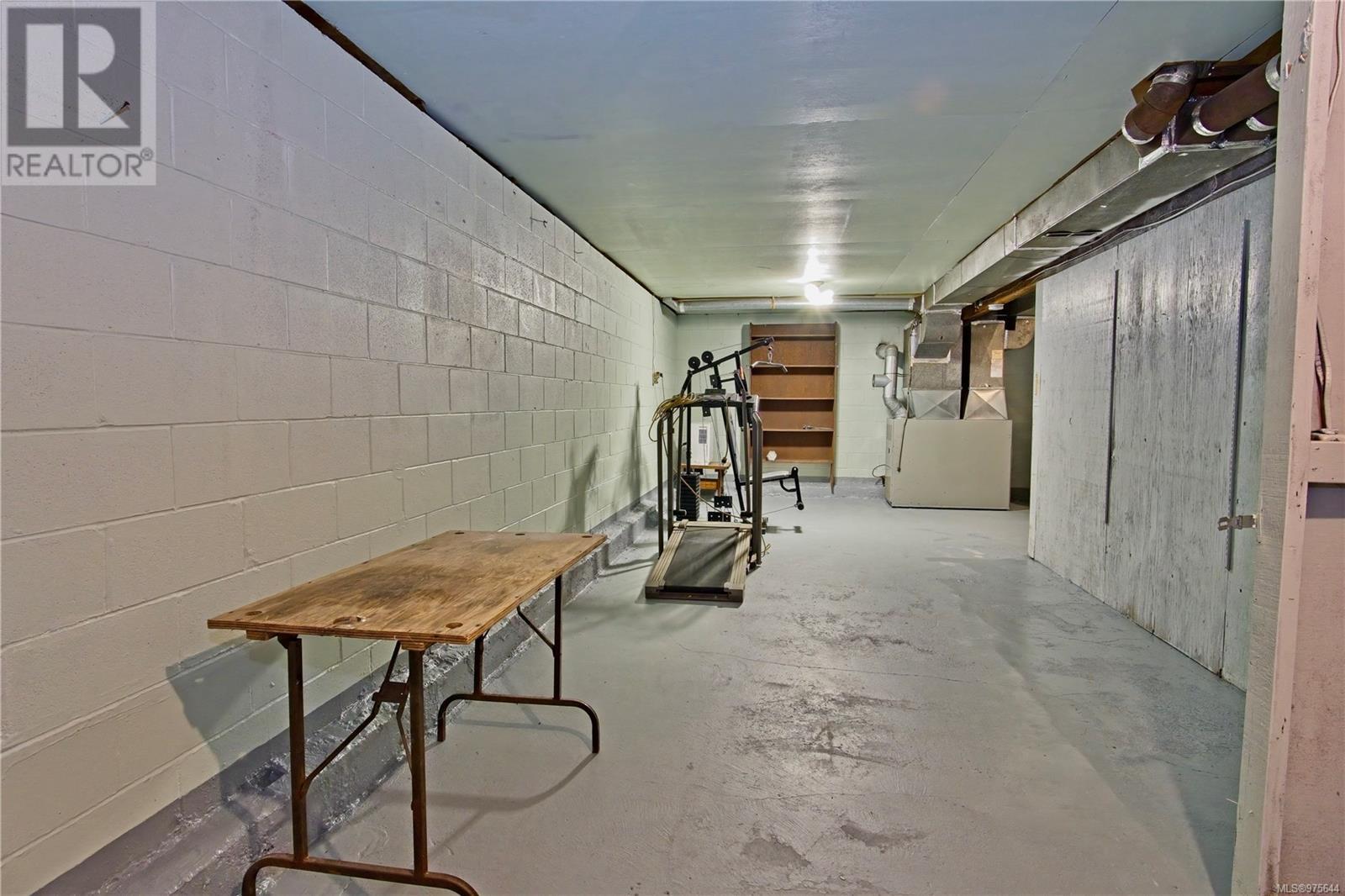 780 Campbell St - 45