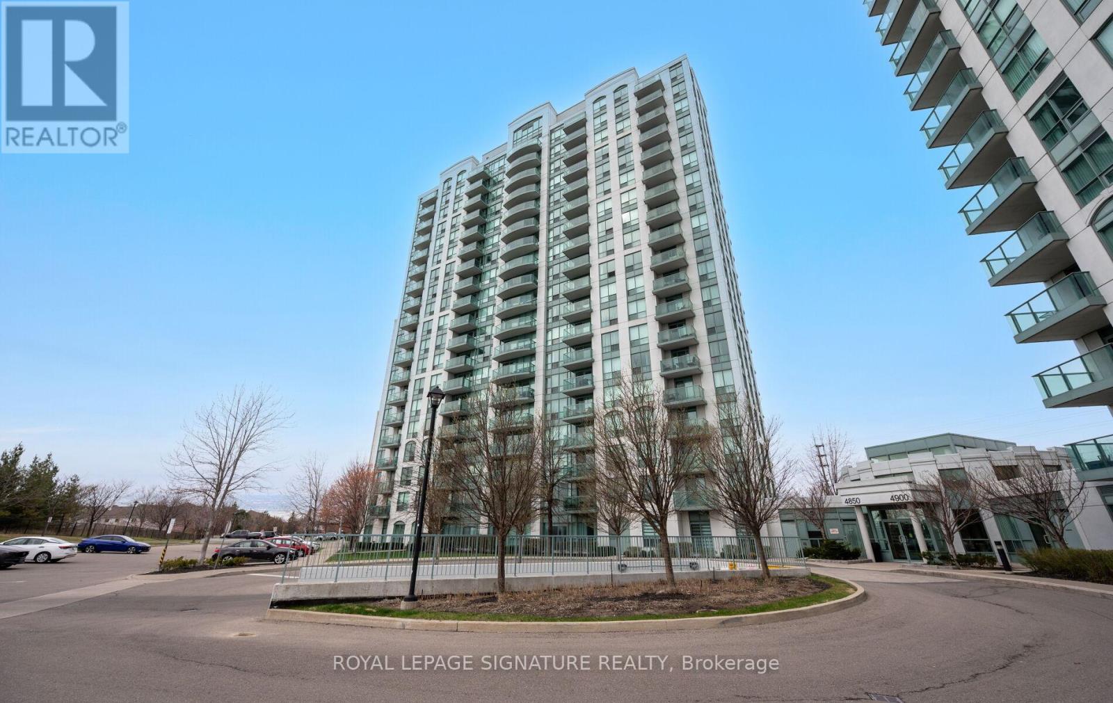 Photo 4 of 107 4850 Glen Erin Drive, Mississauga ON